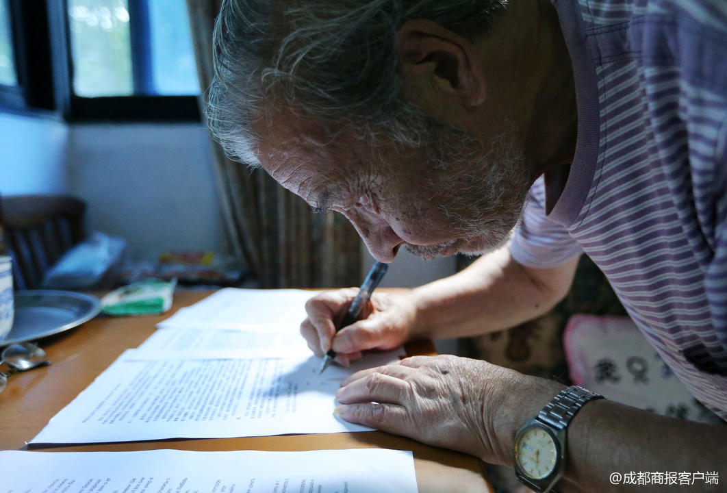 “寻找沙依诺夫”24年！成都纪录片牵出中俄寻亲 莫斯科来信了|刘勇|鲁斯特姆|沙依诺夫|沙飞|寻亲_新浪新闻