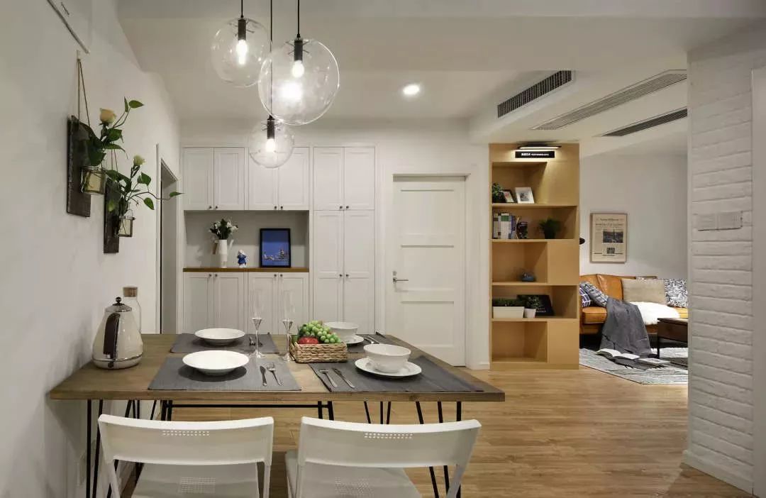 进门左客厅,右餐厅,鞋柜怎么摆放?|鞋柜|餐厅|户型_新浪新闻