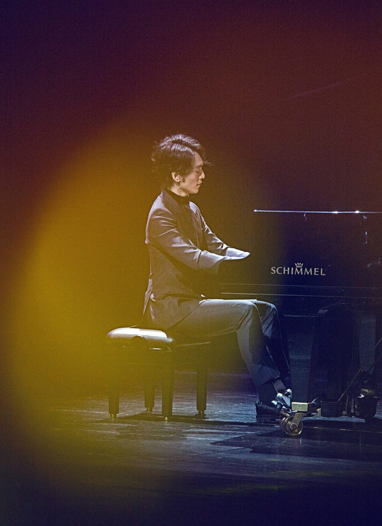 吴牧野钢琴独奏会光影动人新年首演成就舞台经典
