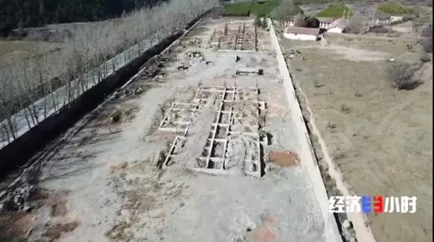 △何明未完工的蕨麻猪养殖加工场地