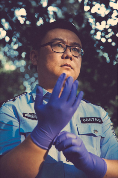 法医秦明鬼手佛心替真相发声