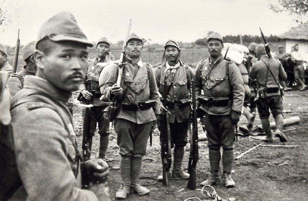 而作为二战时期中国战场上使用最为广泛的武器之一,日本三八式步枪则