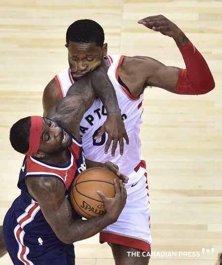 劳森肘击迈尔斯