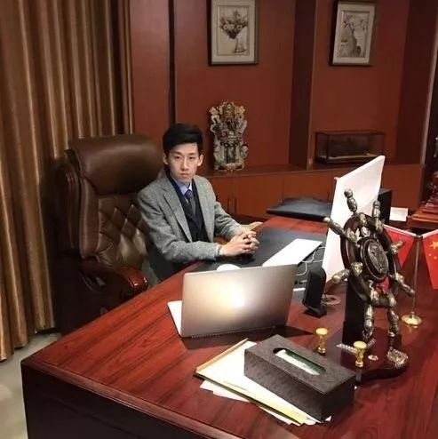 人物丨走出看守所的富二代