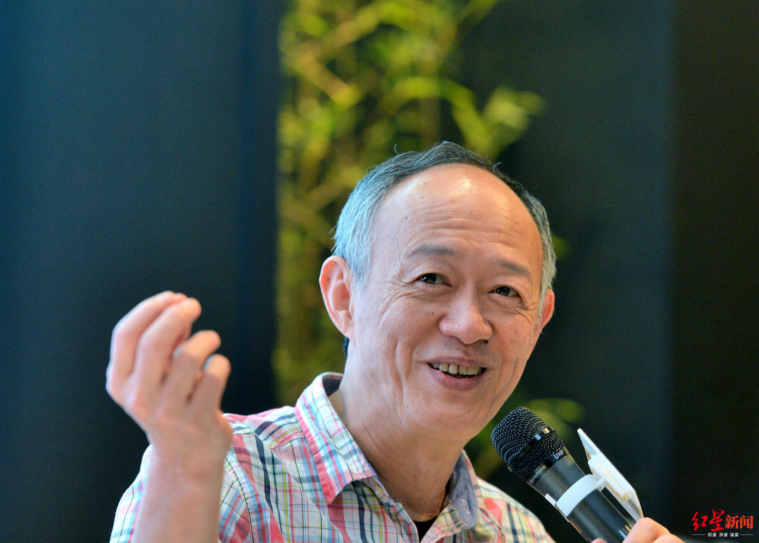 金秋耍成都36年前剧目明晚成都上演导演金士杰透露催泪原因