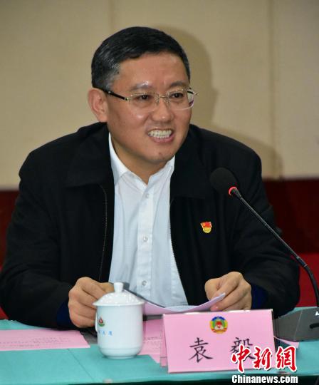 1月8日,南平市委书记袁毅出席港澳委员,商会会长座谈会.