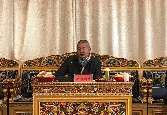 县委书记次仁顿珠,县委副书记,县长高军,市委老干部局副局长普布旺堆