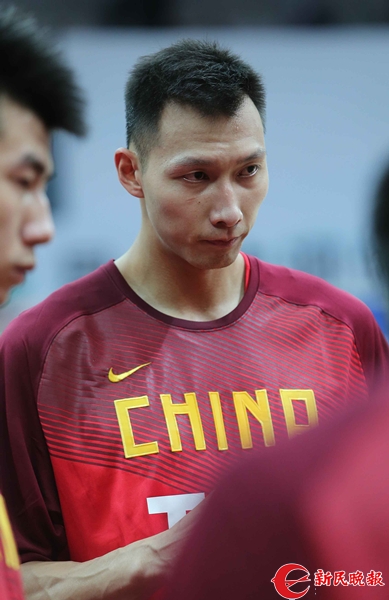 易建联成为中国男篮队长:老核心有了新角色,也有了新责任