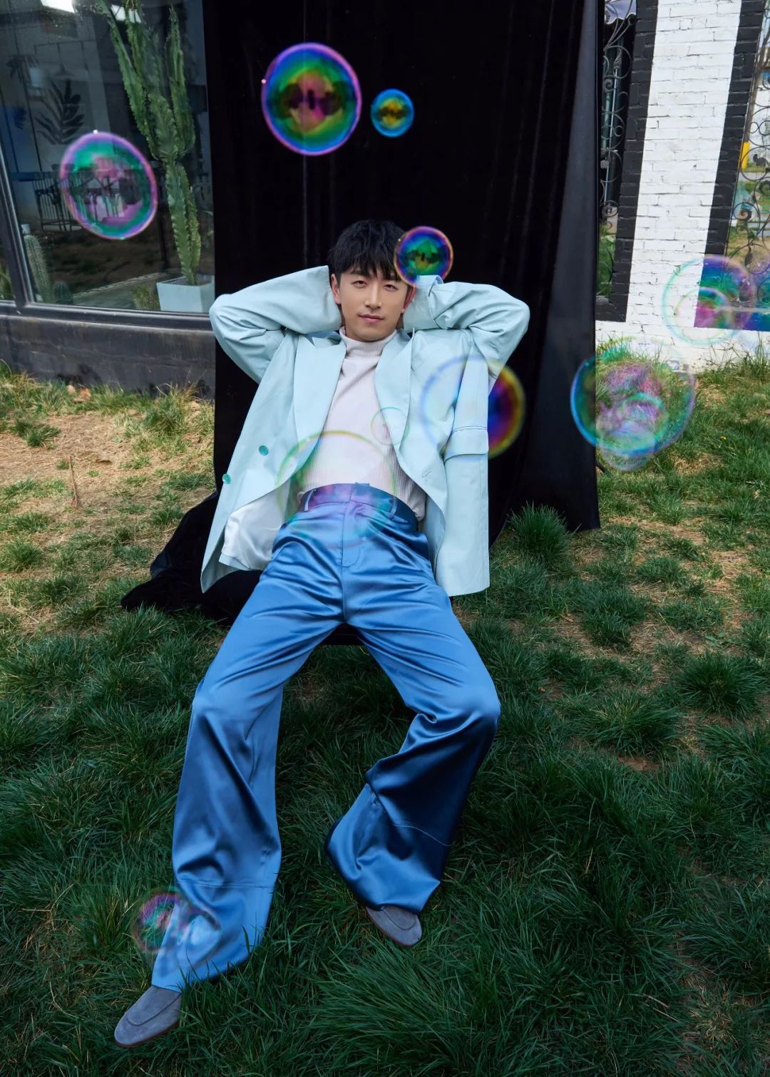 万万没想到!风趣先生白客闯入时尚圈秒变男文青.