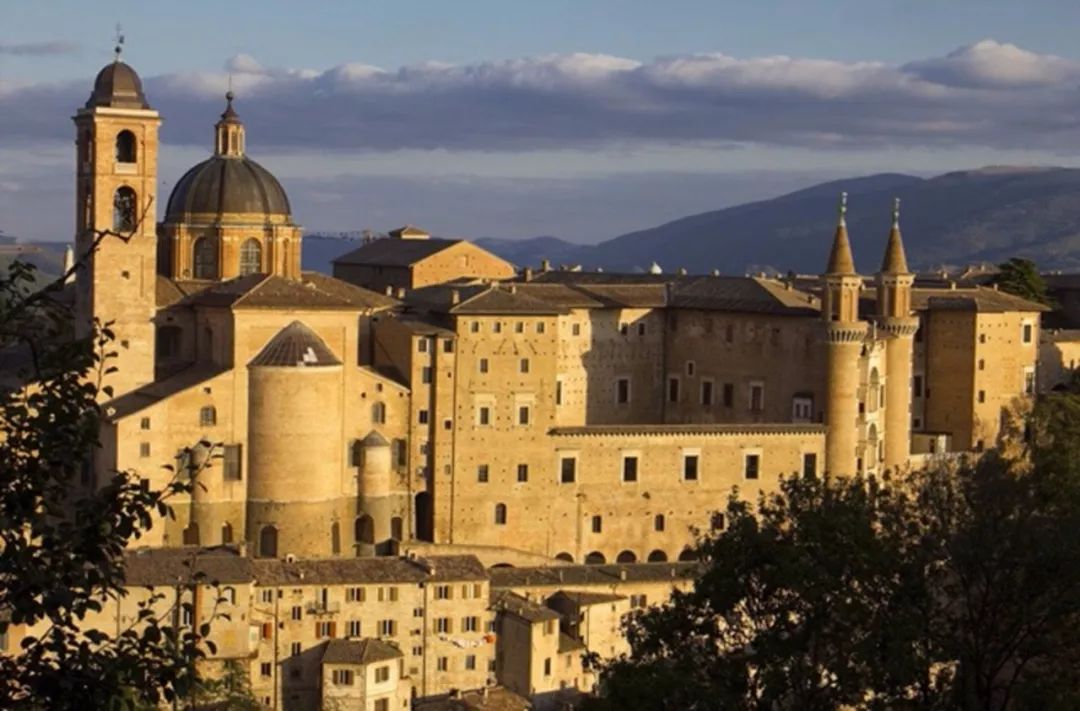 意大利读画记朝圣去乌尔比诺