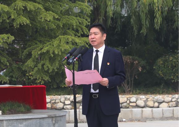 仪式现场,中共渭南市华州区委书记霍文军和陕西广播电视台党委书记