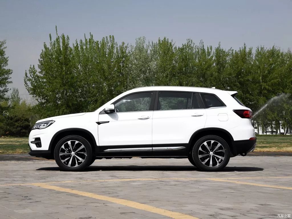 谁说suv配置不高这款15t国产suv最低售价998万