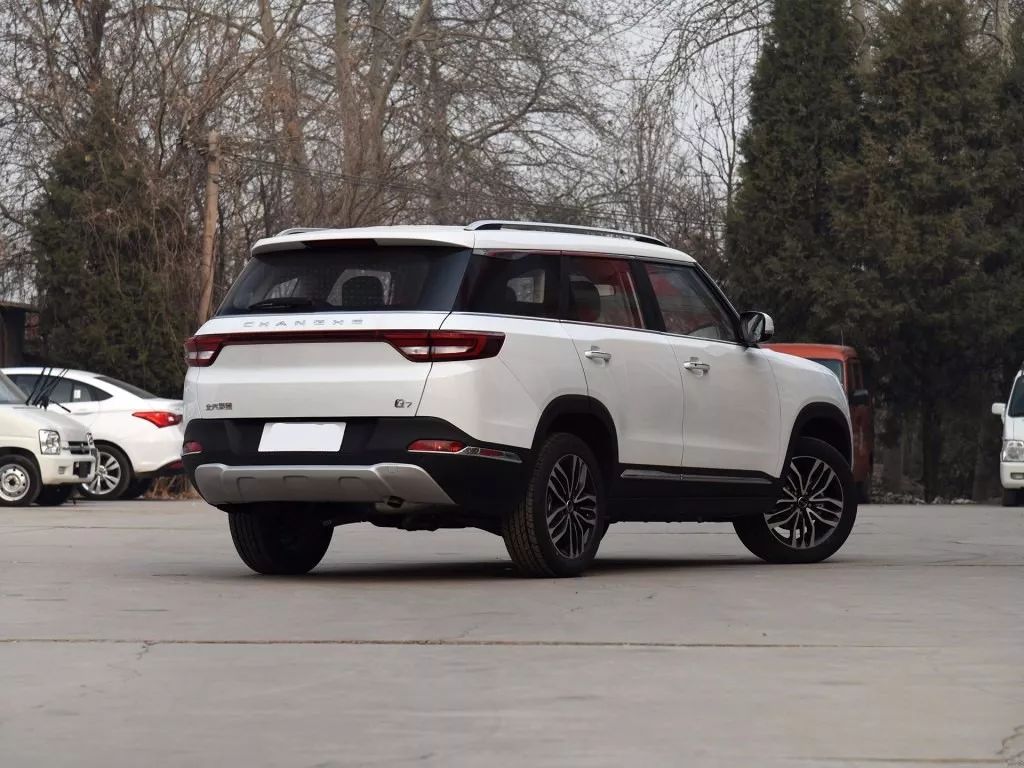 h6以及长安cs75等明星产品,不过买车君认为它更应该尝试与猎豹cs10