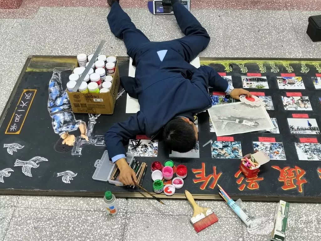 扑街式炫富?看军校小哥哥不一样的打开方式