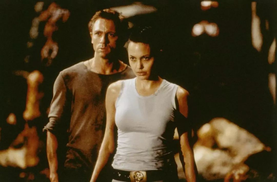 古墓丽影|朱莉|劳拉_新浪新闻