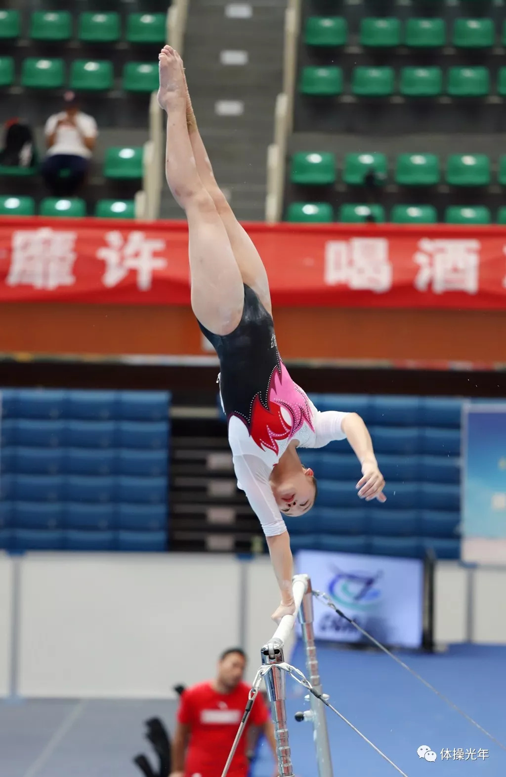 河南冠军赛资格赛第一天|范忆琳完成优质套 翁浩亮相d6.6鞍马