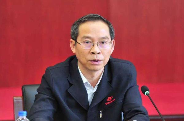 张功焰任首钢集团党委书记,董事长并暂时继续兼任总经理