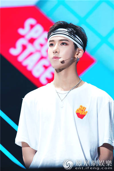 乐华七子next巡演正式启程 新歌初舞台燃爆全场