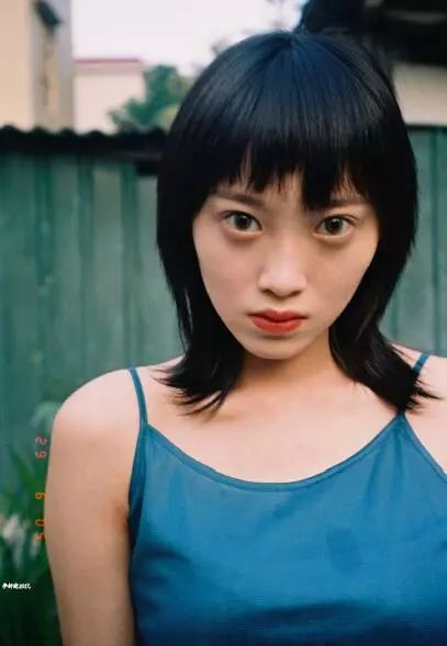 这个摄影师只拍女孩,90后在她镜头前主动脱下衣服|蔡明亮|罗洋|女孩