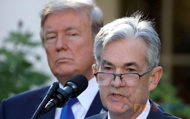 图：站在美联储主席鲍威尔背后的男人