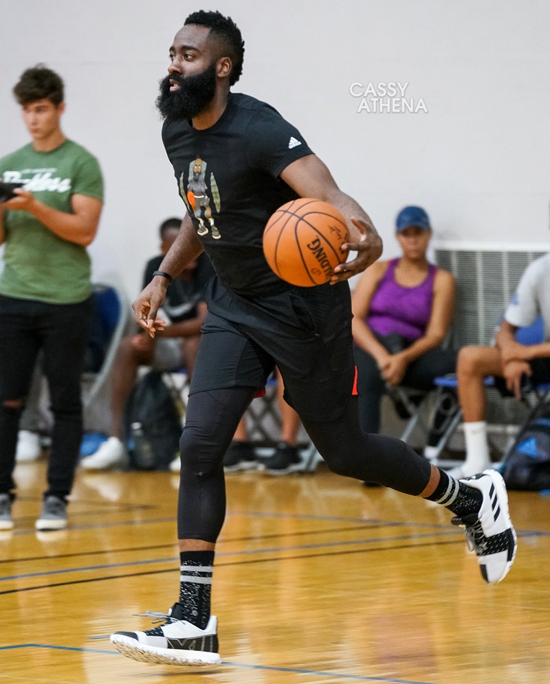 依旧全掌 boost!哈登训练期间上脚最新 harden 3 签名鞋!