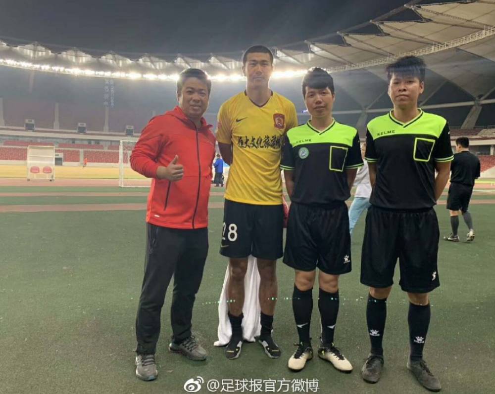 恒大热身赛韦世豪身披7号亮相 张修维22号,刘奕鸣28号