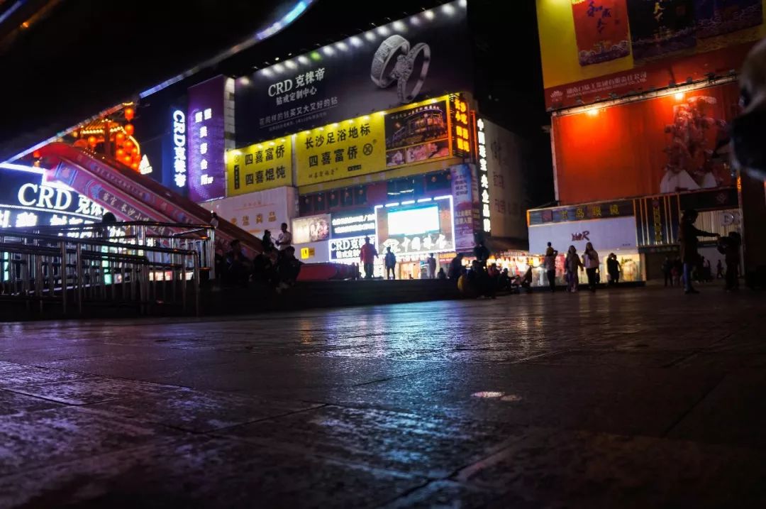 夜晚的南门口,有着长沙最真实的模样……|市井|烟火|夜幕_新浪新闻