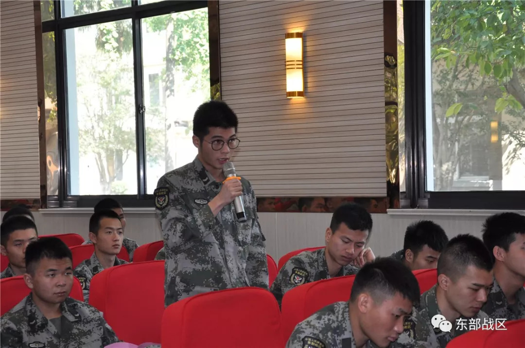 东部战区某勤务保障队组织2018年秋季退役士