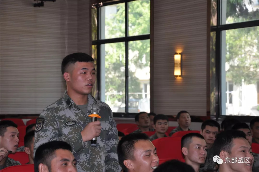 东部战区某勤务保障队组织2018年秋季退役士