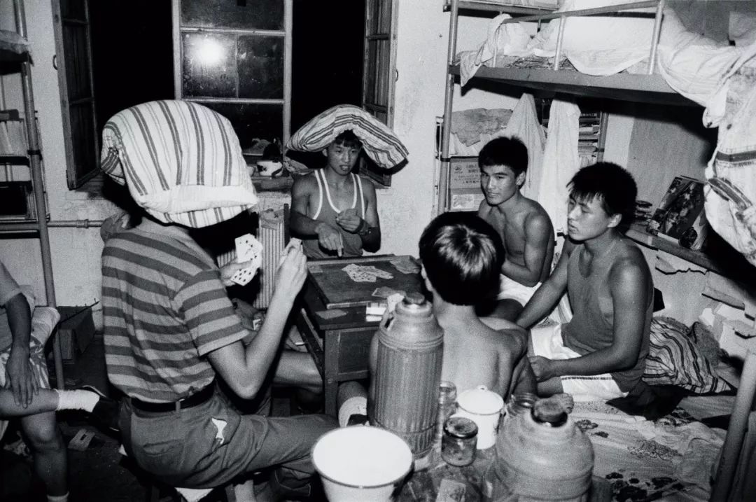 这些90年代上大学的人,真酷!