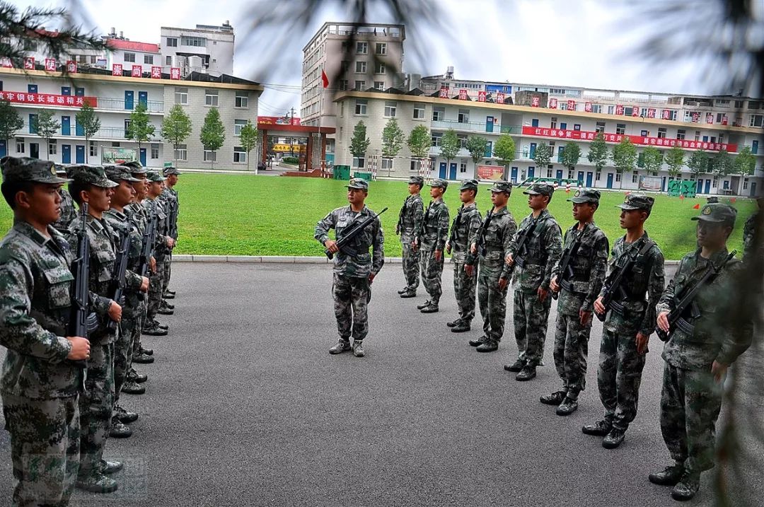 骨干的样子就是新兵眼中部队的影子