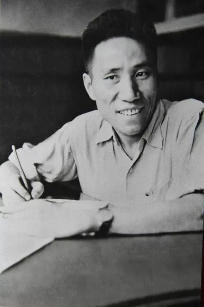 李季同志是中国知名诗人,作家,1922年生于河南省唐河县,曾在延安抗日