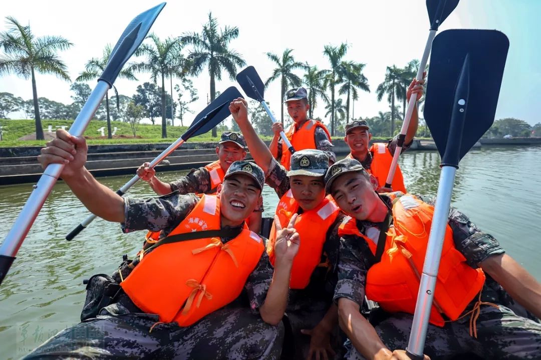 节日值班侦察连:过节放假不忘战备