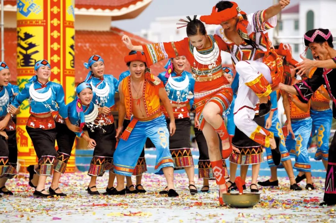 等不及了!今年三月三,黎苗民俗&五指山全攻略带你玩不停!