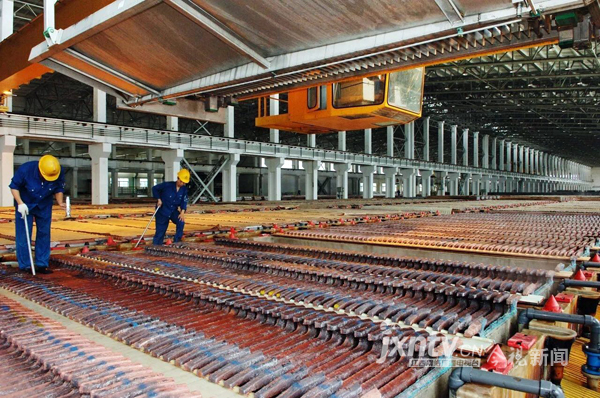 近年来,我省先后在江铜集团开展了"自主拓展,自主决策,自主经营"改革