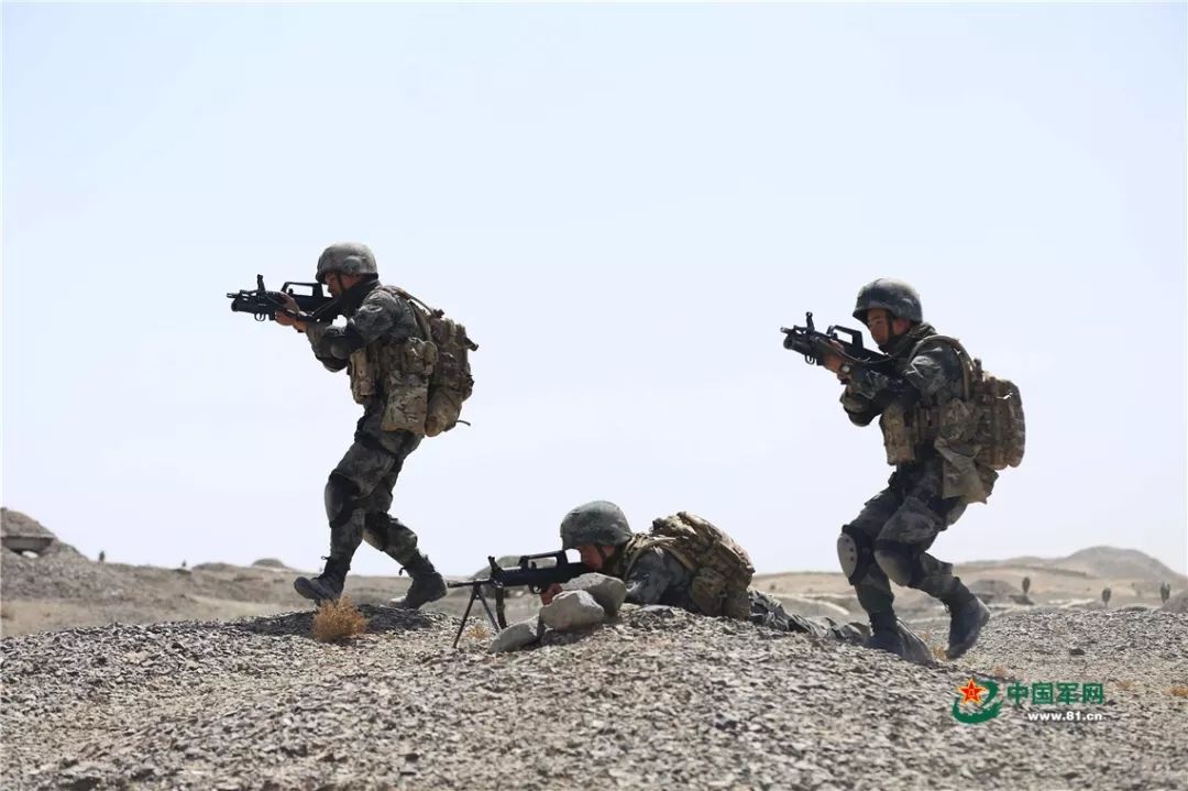 解放军的一系列装备逐渐从原先的苏式风格,转变为如今的美式风格,终究