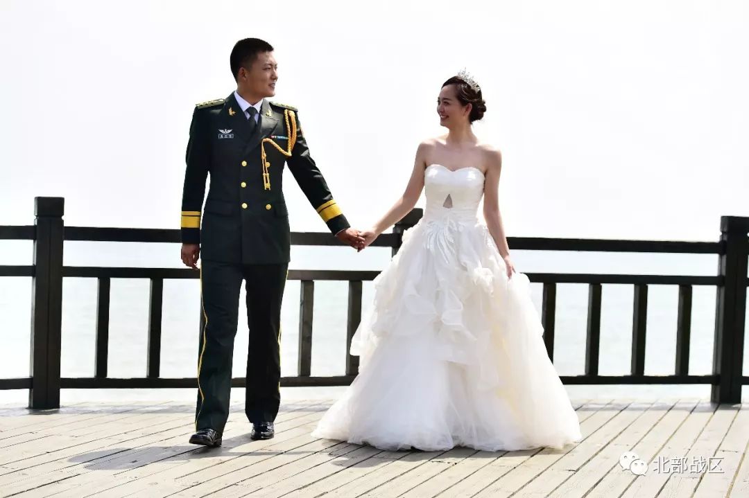 看一大波史上军营最美婚纱照来袭你hold的住吗