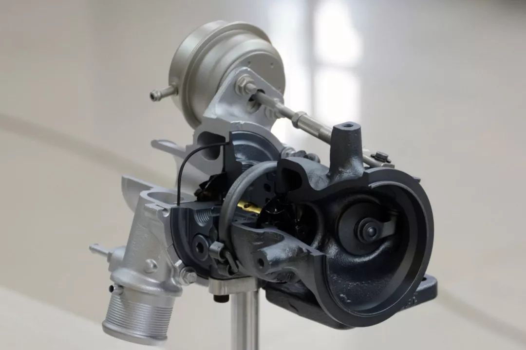 涡轮增压汽车,猛踩油门,经常有1,2秒的延迟,还有救吗?