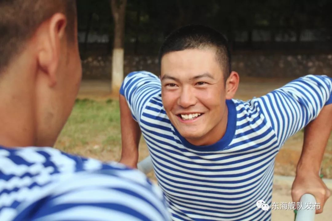 超暖!这些新训路上的笑脸,让欢乐在军营里徜徉