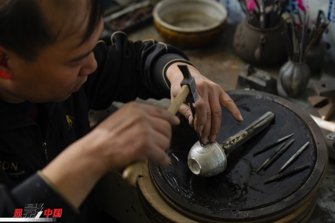 【显影中国】交城金银器制作技艺传承人的一天