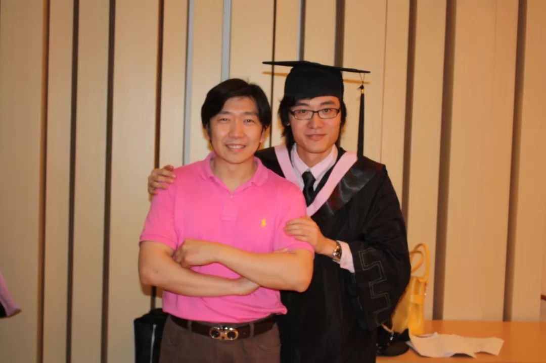 看起来瘦弱的青年指挥家张镇你想不到的强