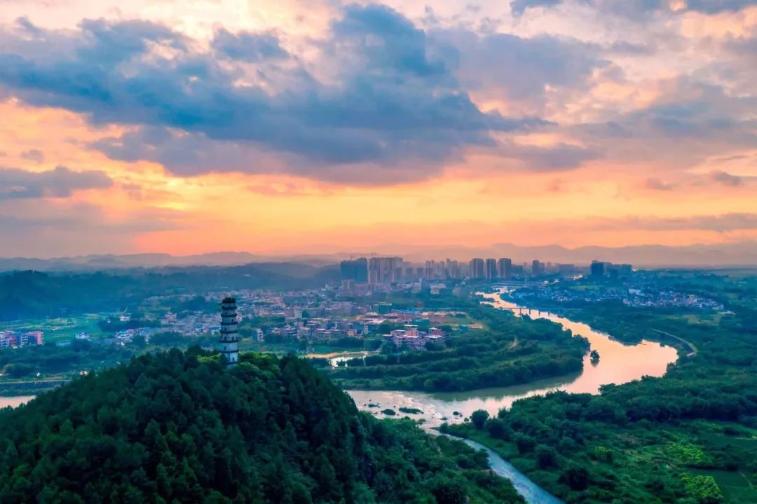 出版社),广东省摄影家协会,始兴县委宣传部共同主办,始兴县文联承办的