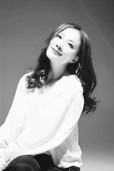 陈怡:正是坚持才有了希望|非常周末|陈怡|中央台_新浪新闻