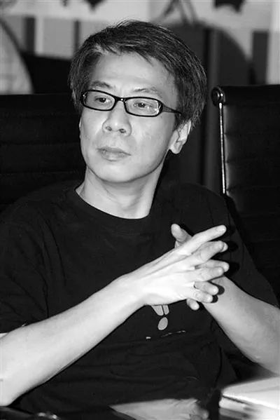 我很庆幸能陪他们走过那段光辉岁月|艾敬|刘卓辉|光辉岁月_新浪新闻