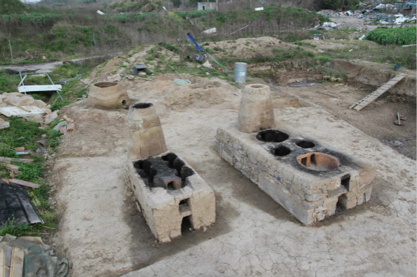 复原的盐灶六综合以上考古成果,对大榭遗址的史前制盐工艺复原如下:约