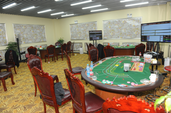 上海警方捣毁一特大百家乐赌博场所