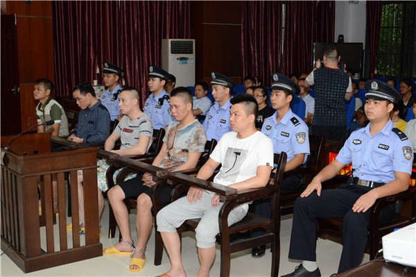 扫黑除恶专项斗争马山县法院公开宣判2起涉恶案件