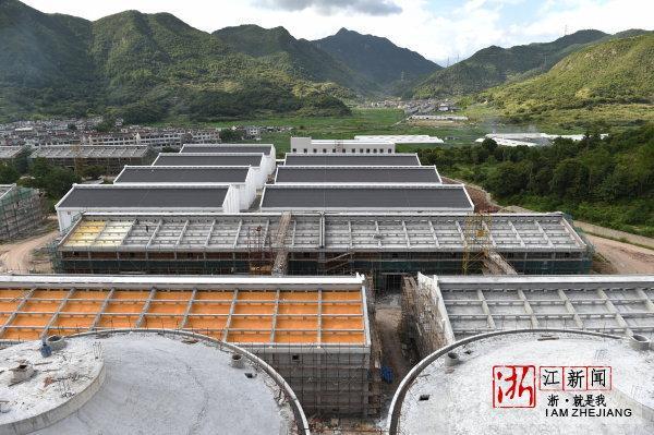 7亿元,可储备稻谷10万吨,建成装满后这里的粮食可供临海全市120万人吃