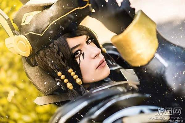 美女cos《守望先锋》法老之鹰 小姐姐霸气十足超有范