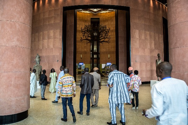 Ҫ߽µĺݣӭǵǺEdouard Duval-CarrieĽĴ桱©Finbarr O  reilly